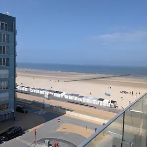 studio-sun-south-semi-seaview-sea-at-15meter-ostend.ostend-hotel.net/